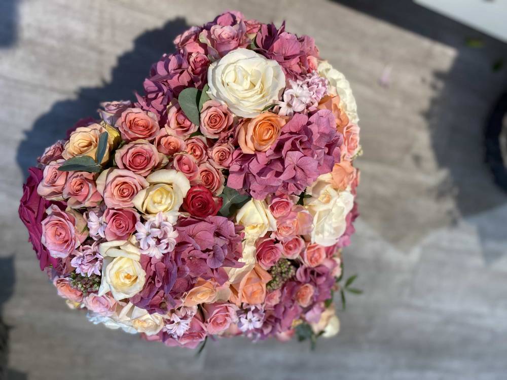 flowershop fleuriste artisan fleuriste antibes juan les pins paca composition bouquet arrangement event mariage gift  deuil couronne funerail deces coussin gerbe coeur (8)-min.jpg