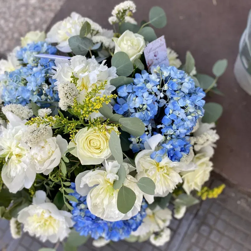 fleurs deuil coussin hommage magnolia antibes (8)